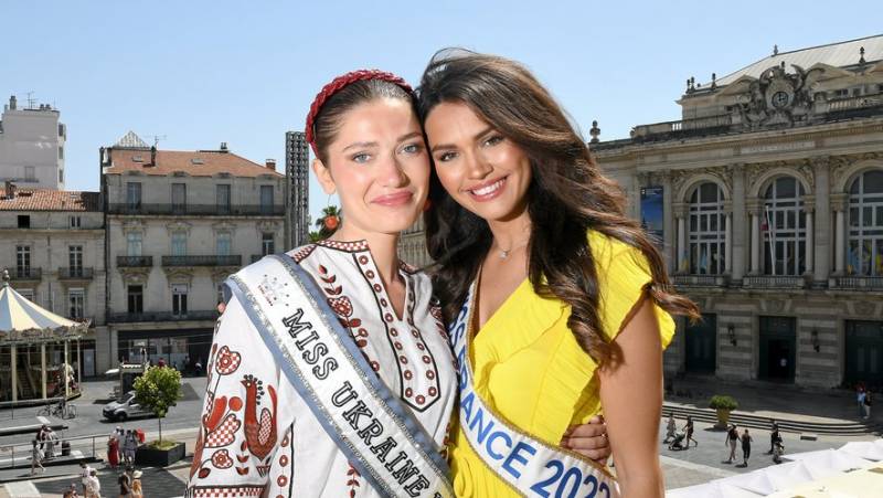 Diane Leyre, miss France 2022 avec miss Ukraine à Montpellier