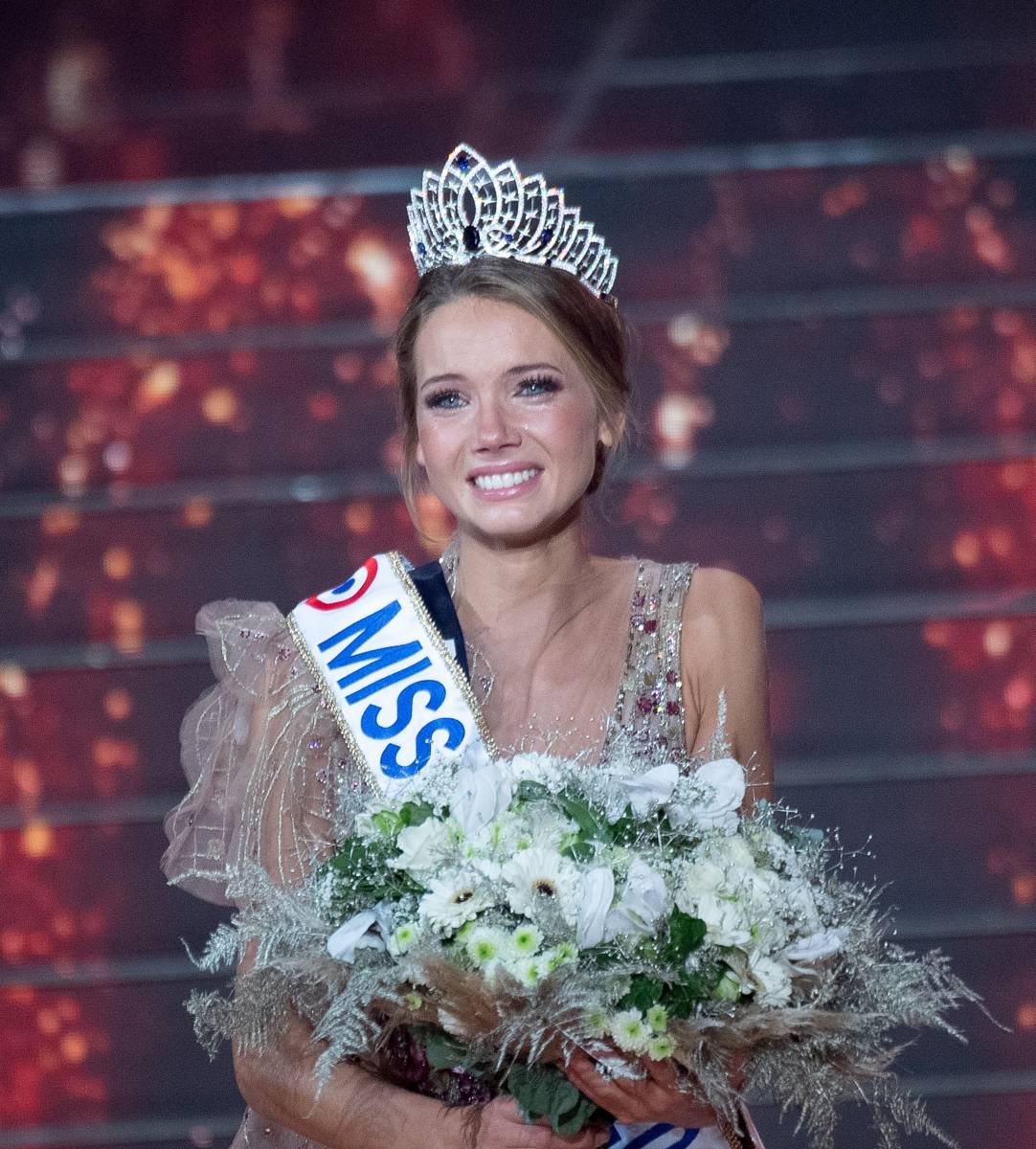 Offrir des photos dédicacées de Miss France